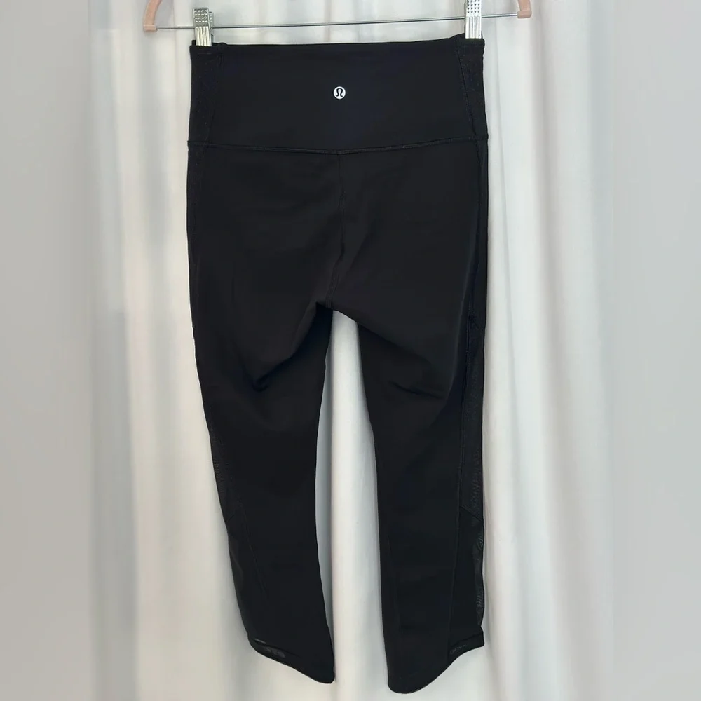 Lululemon Black Cropped Mesh Women's Leggings (987)